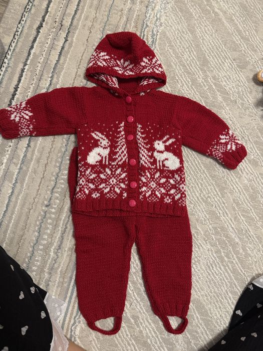 Детские вязаные костюмы и комбез