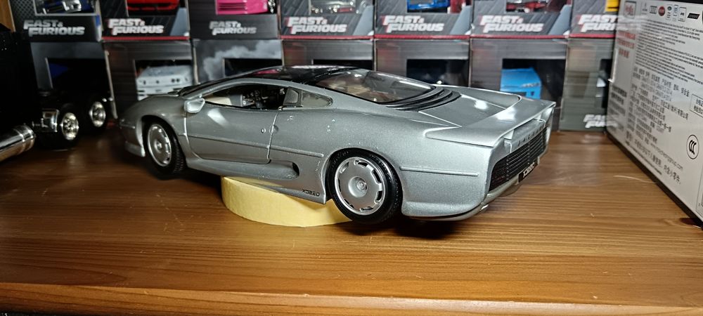 Macheta Jaguar xj 220