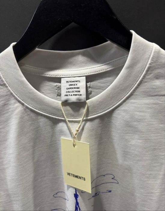 Футболка Vetements Paris