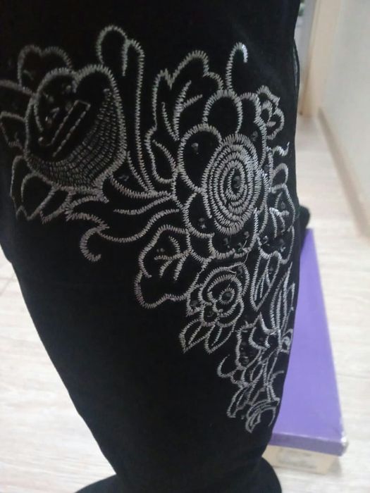 Продам замшевые сапоги