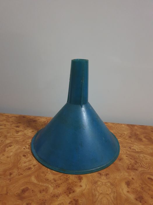 Продаю  банки с крышками