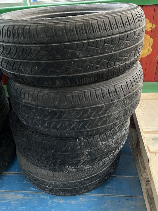 Продам комплект летних шин R17