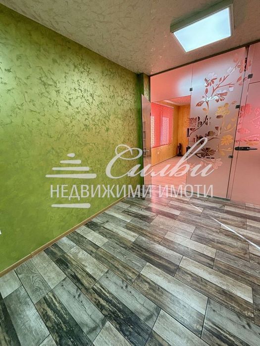 Дава се под наем Офис в Шумен, Център - 35 кв.м за 408 € - Снимка #2