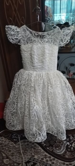 Срочно продаются новые детские платья на девочек 2-7лет