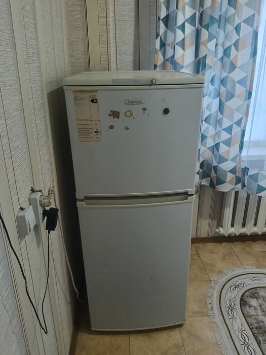 Холодильник бирюса