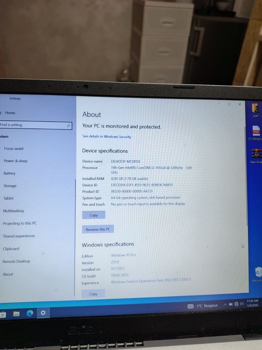Vând laptop Acer aspire 3 generație 11 foarte puțin folosit .