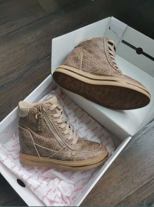 Дамски обувки Guess