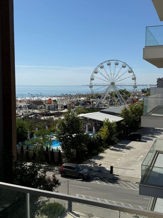 Inchiriez pe termen lung 2 studio formate dintr-o cameră baie si bucatarie... În Mamaia lângă satul de vacanță... Renovate complet  în luna aprilie