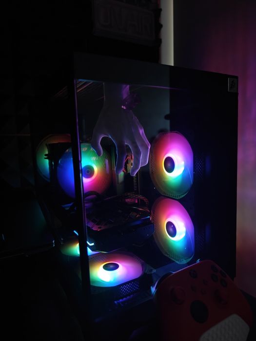 Unitate gaming RTX4070/ i5 13th / 32gb ddr5 6000mhz (schimb)