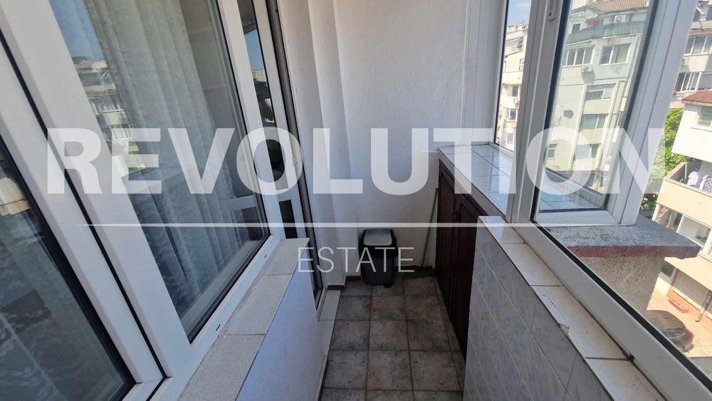 Тристаен апартамент в района на Лятно кино Тракия!