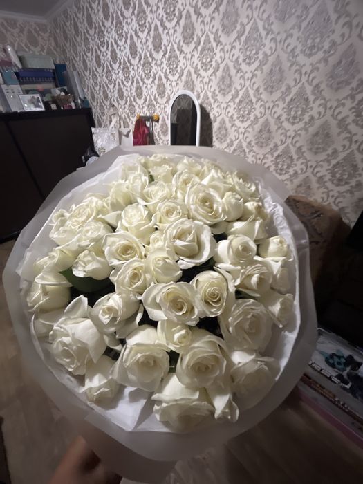 Букет белых роз. 51 штук
