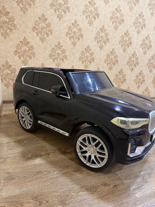 BMW bolalar mashinasi. Holati zo’r