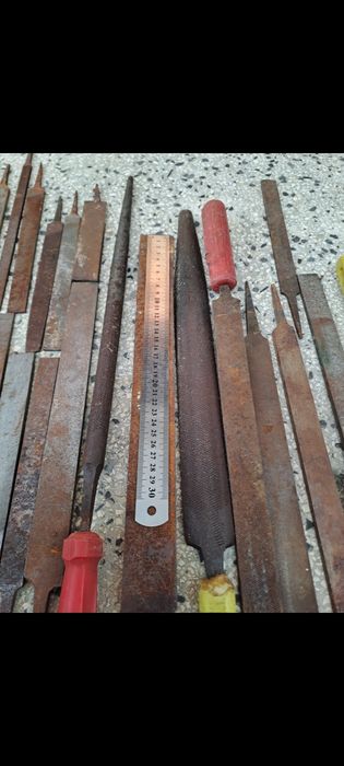 Над 50 броя пили