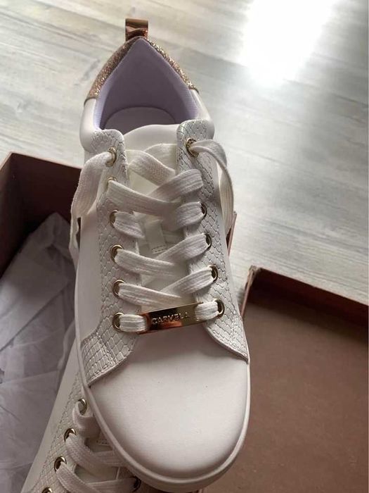 Adidasi dama Carvela