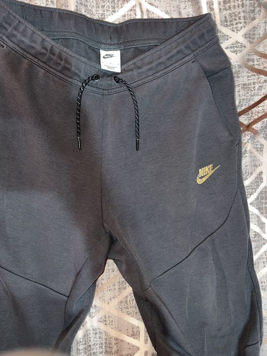 pantaloni nike tech fleece originali