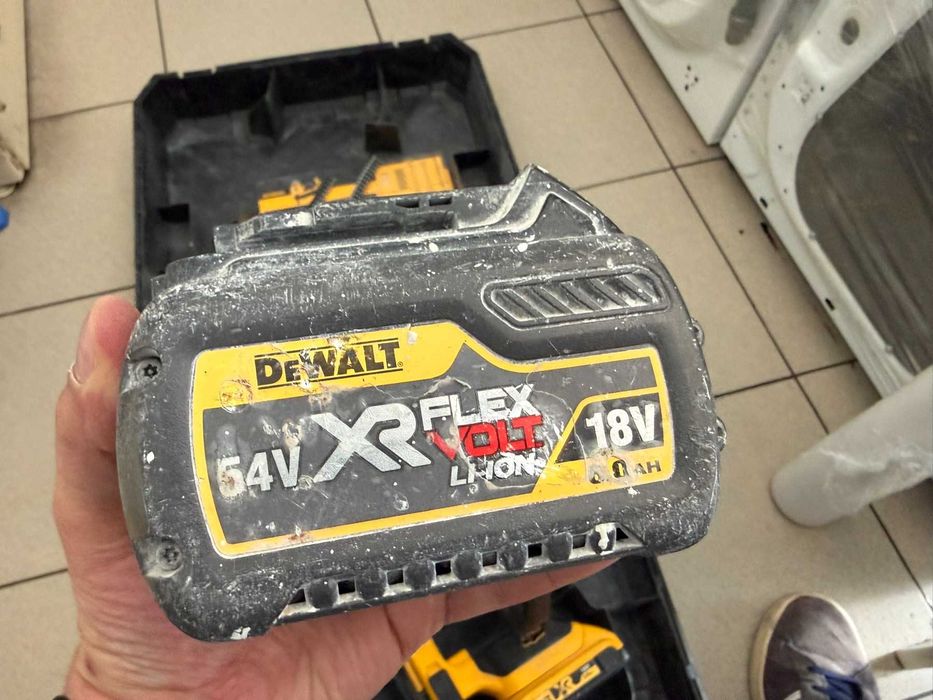 Акумулатор такер Dewalt DCN 890