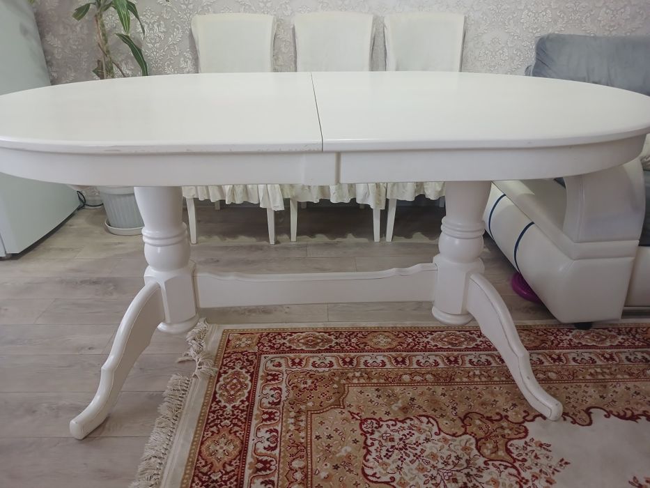 Стол для гостиной