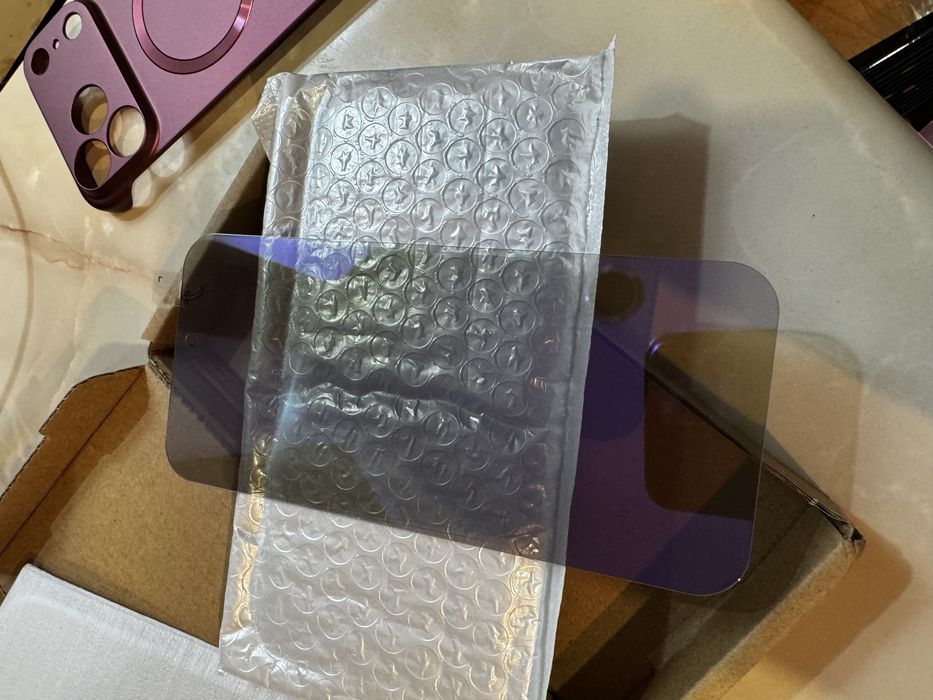 Folie , protectie ecran iphone 18 pro max tenta violet