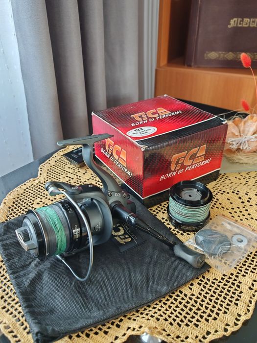Vând mulinetă Tica Mentor Feeder 4000