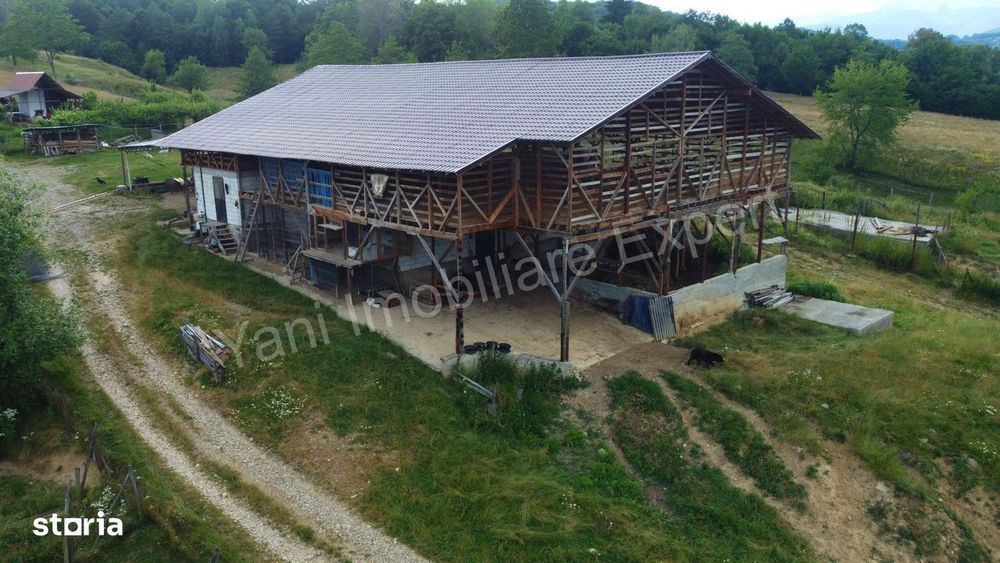 Fermă de animale + teren de vânzare în comuna Bughea de Jos, Argeș.