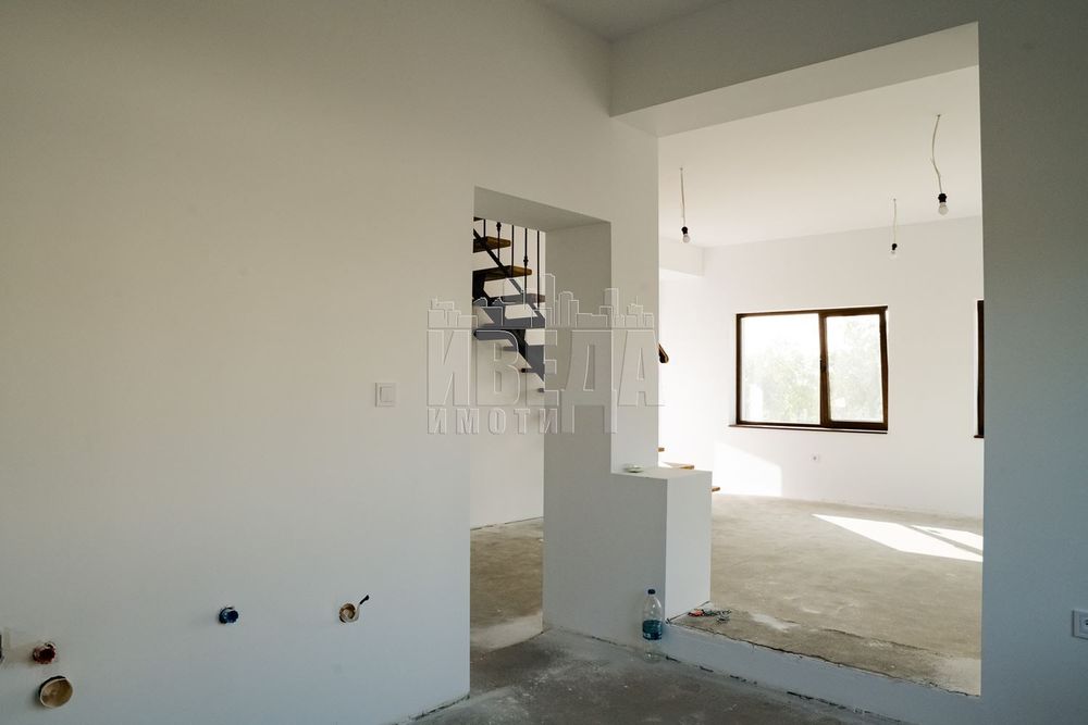 Продава се Къща в с. Здравец, Област Варна - 190 кв.м за 1132 €/кв.м - Снимка #7