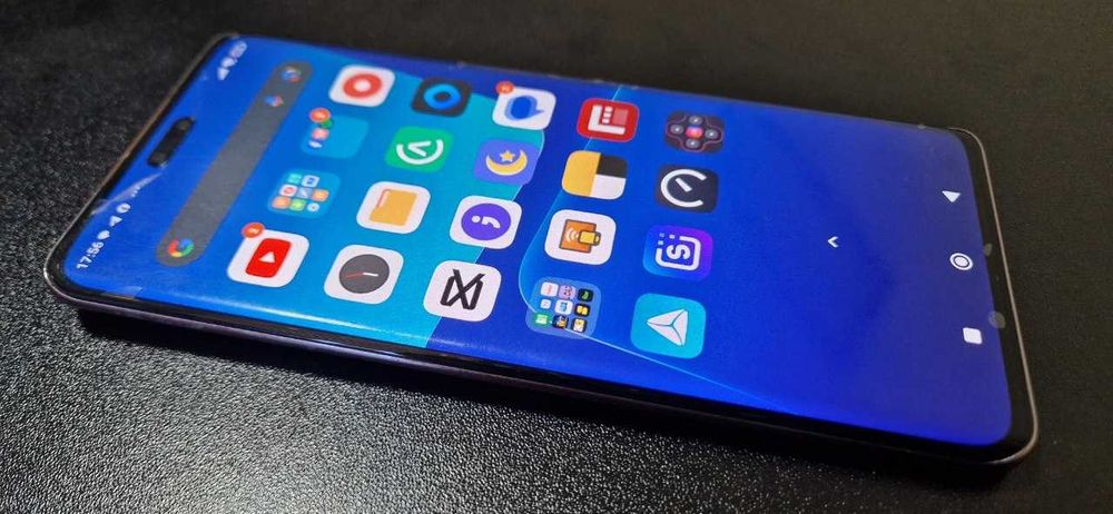 Xiaomi 13 Lite. Holati zo'r. Rangi ochiq feoletoviy. Ayollar uchun.