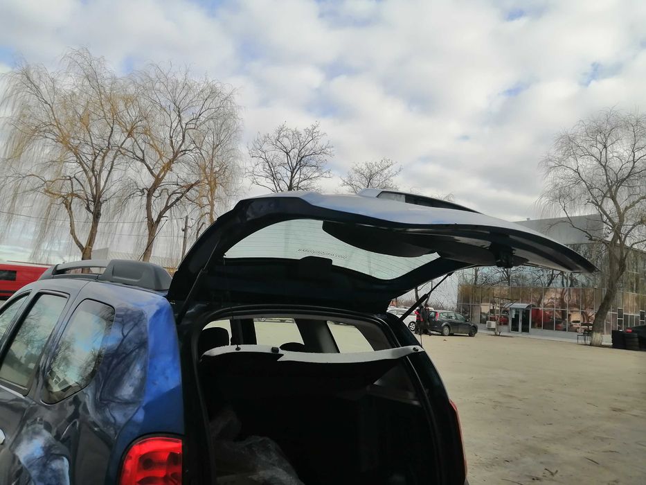 Dezmembram Dacia Duster