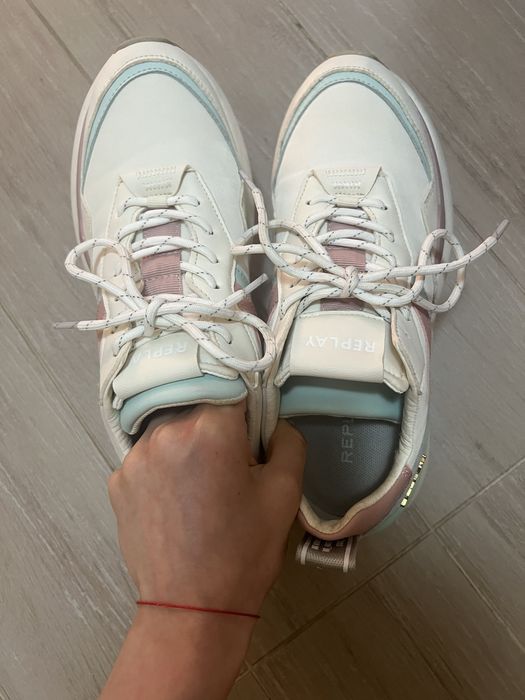 Оригинални сникърси Replay