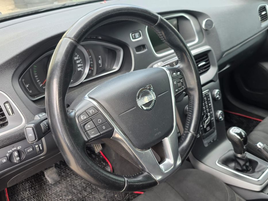 Vand VOLVO V40 D2 1.6 DIESEL