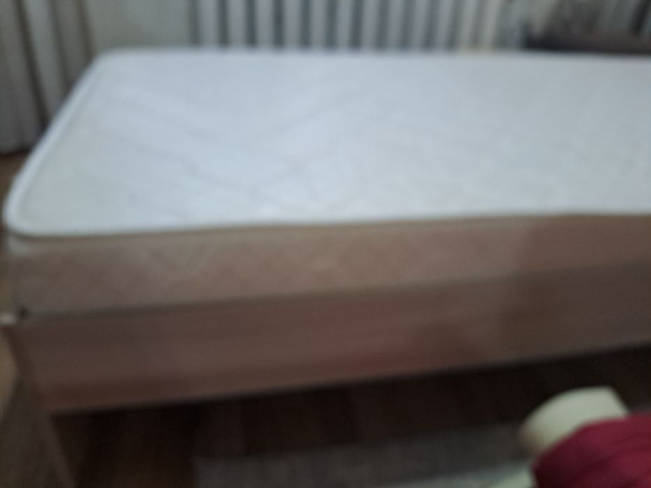 Продажа матраца белого цвета
