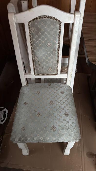 Продам стол и стулья