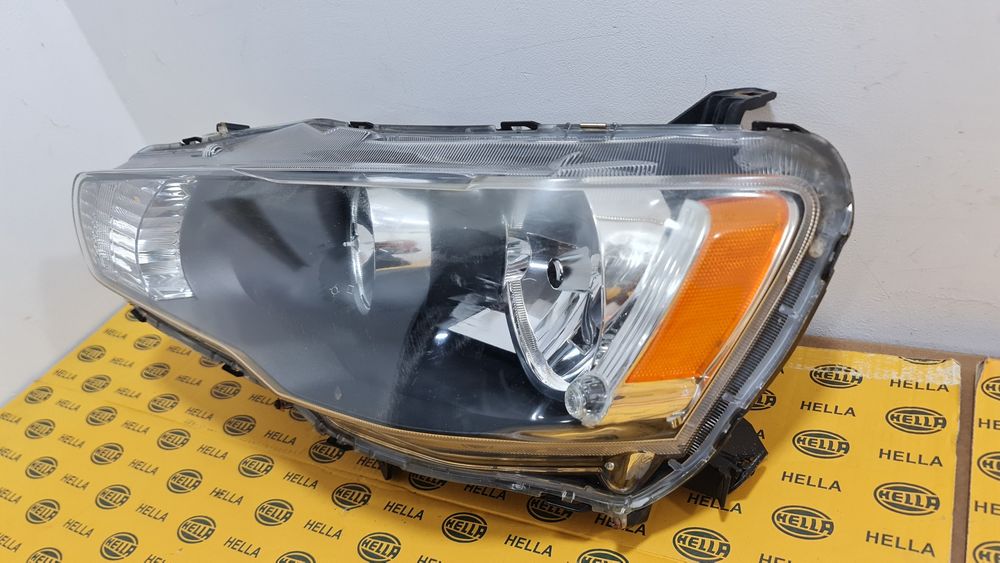 Far halogen stanga Mitsubishi Lancer x viii