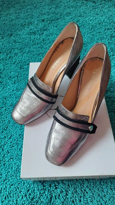 Дамски кожени обувки с ток