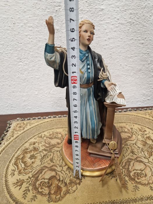 Италианска порцеланова фигура Капо ди Монде Capodimonde