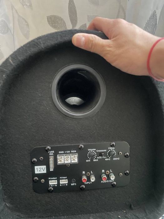 Продам новый сабвуфер в машину