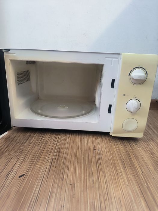 Продам микроволновую печь