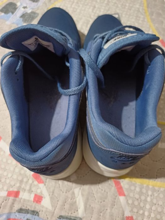 Adidași nike noi