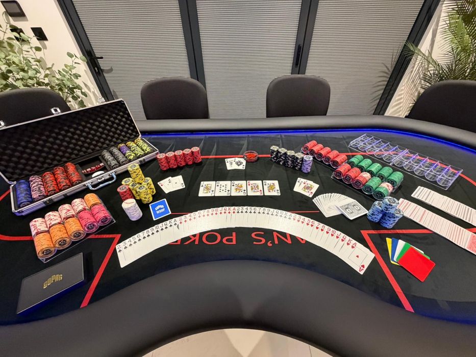 Masa Poker cu jetoane personalizate CustomTables.eu Bucuresti stoc urgent