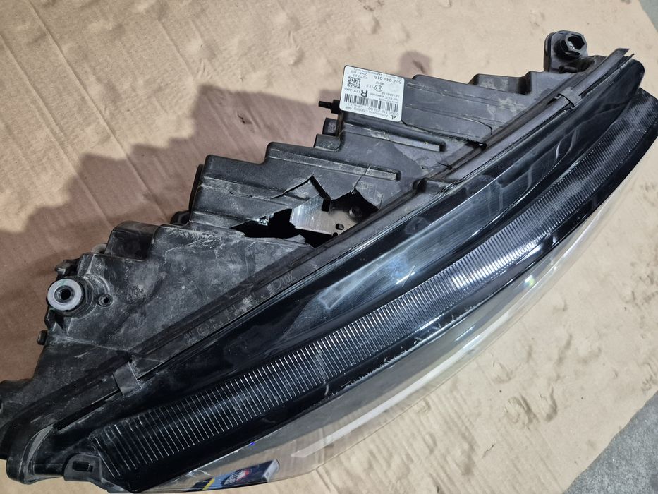 Десен фар SKODA Octavia IV full led 5E4 941 016 Шкода Октавия