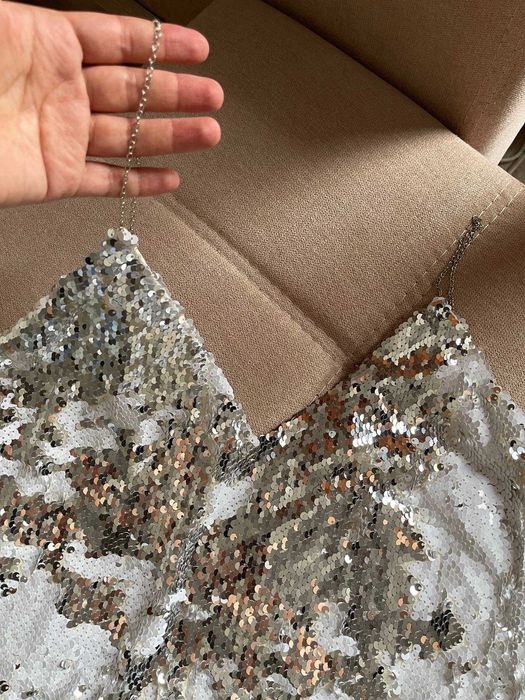 платье короткое с пайетками