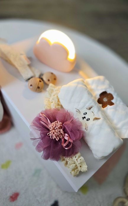 Baby box complet • Jucarii + ingrijire + decor
