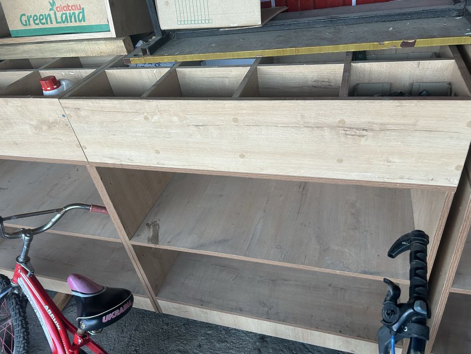 Продам шкаф для магазина