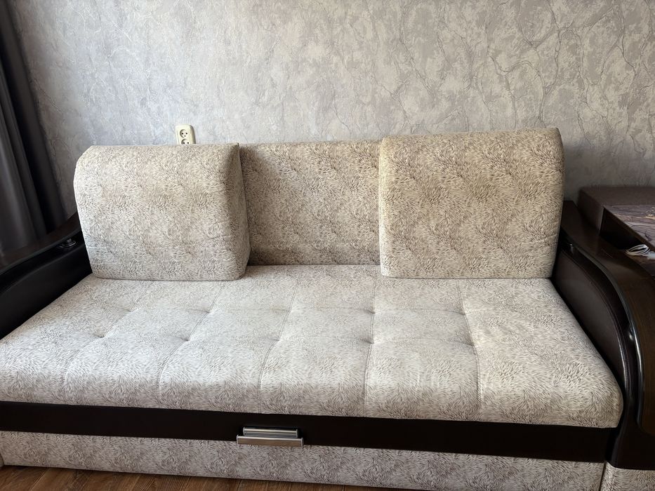 Продам диван! В хорошем состоянии!