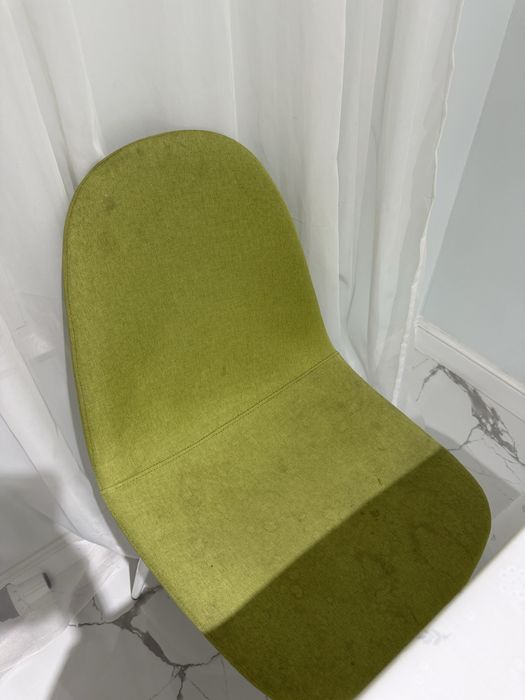 Продам 4 стула зеленых