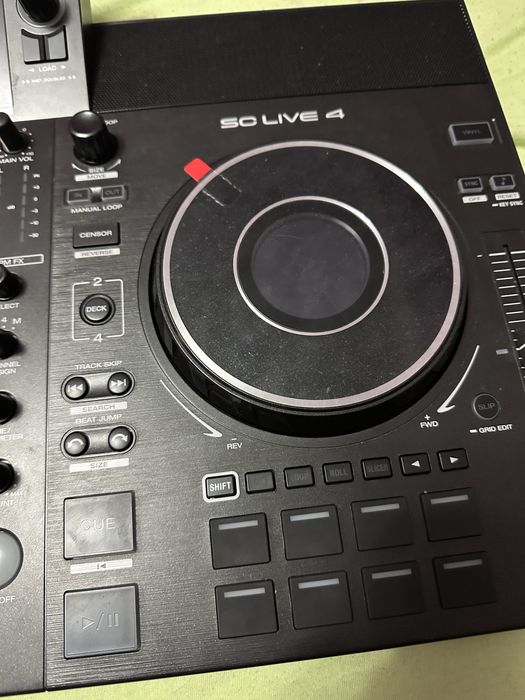 Диджейски пулт Denon SC Live 4