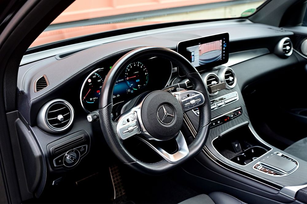 Mercedes-Benz GLC Mercedes-Benz GLC 300e 4MATIC Plug-in Hybrid AMG Line | 2021/12 | 320