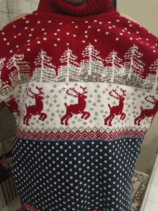 Срочно продам новогодние свитера