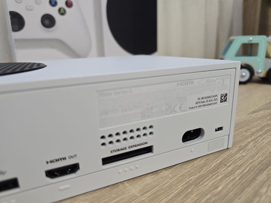 Xbox series S în stare ca nou, fara urme de utilizare