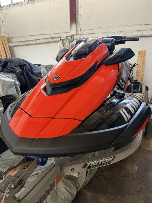 2021 Yamaha Waverunner Fx Svho Limited със Колесар