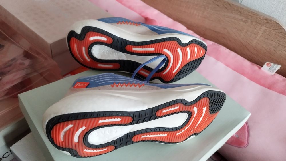 Маратонки adidas 36 номер